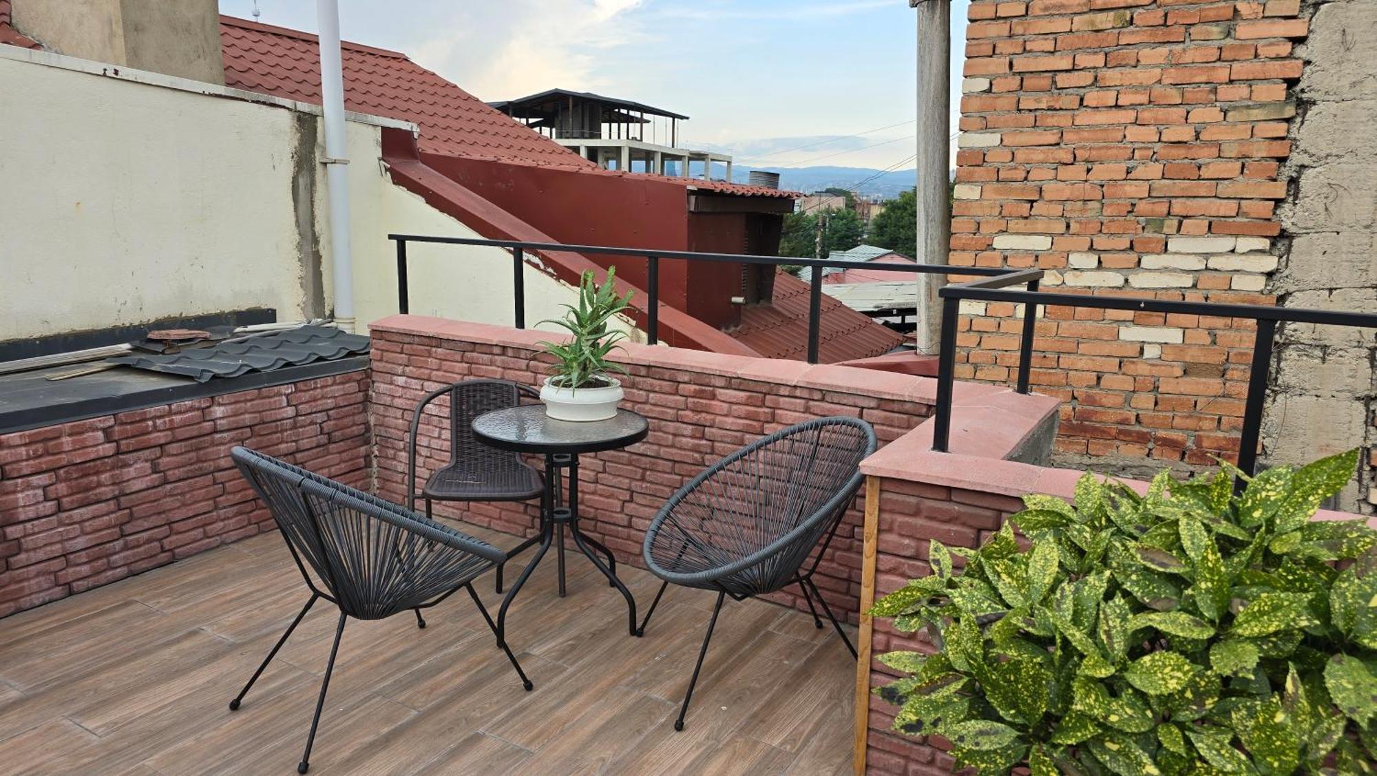 Tbilisi Center Hotel Екстериор снимка