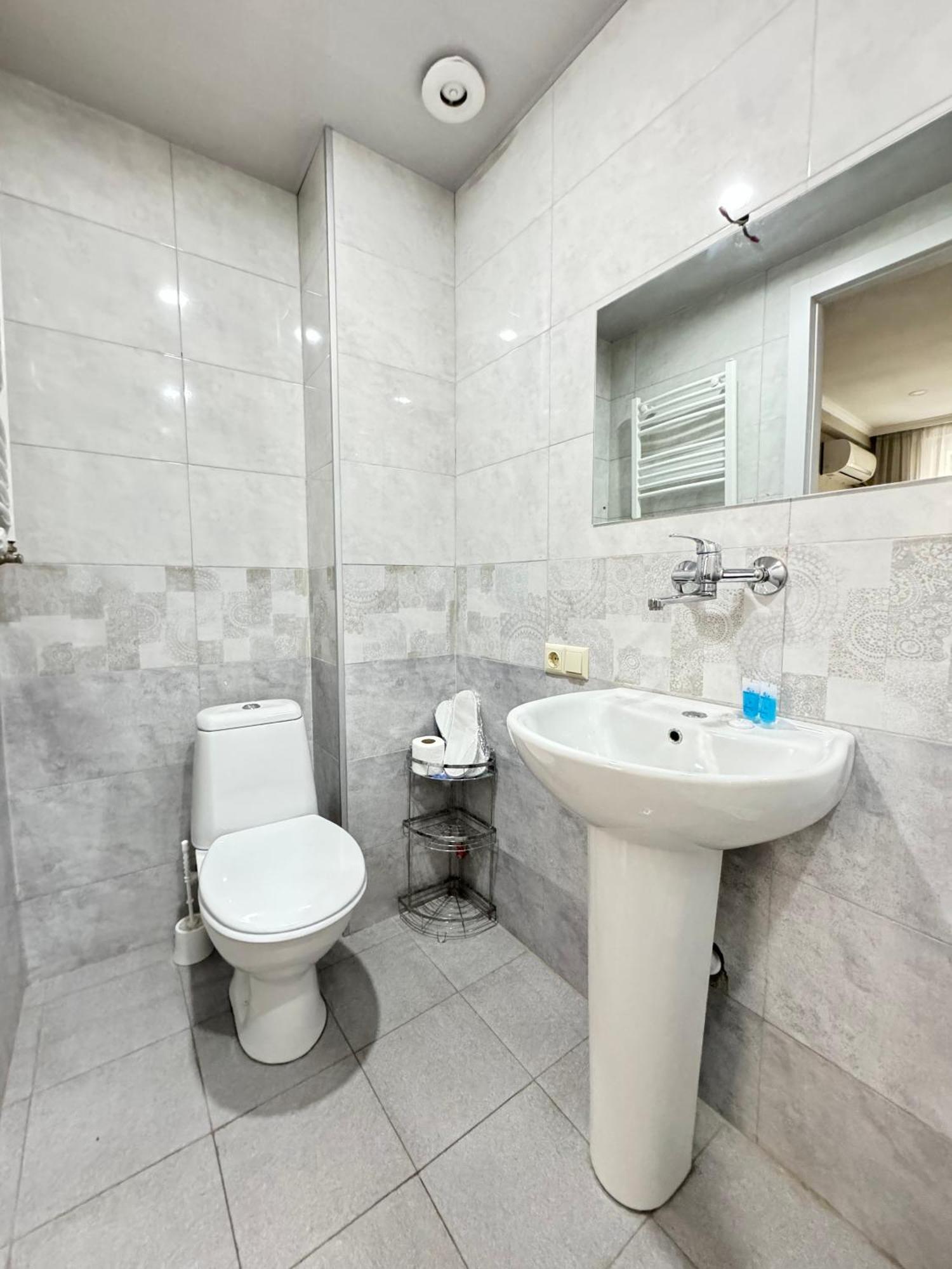 Tbilisi Center Hotel Екстериор снимка