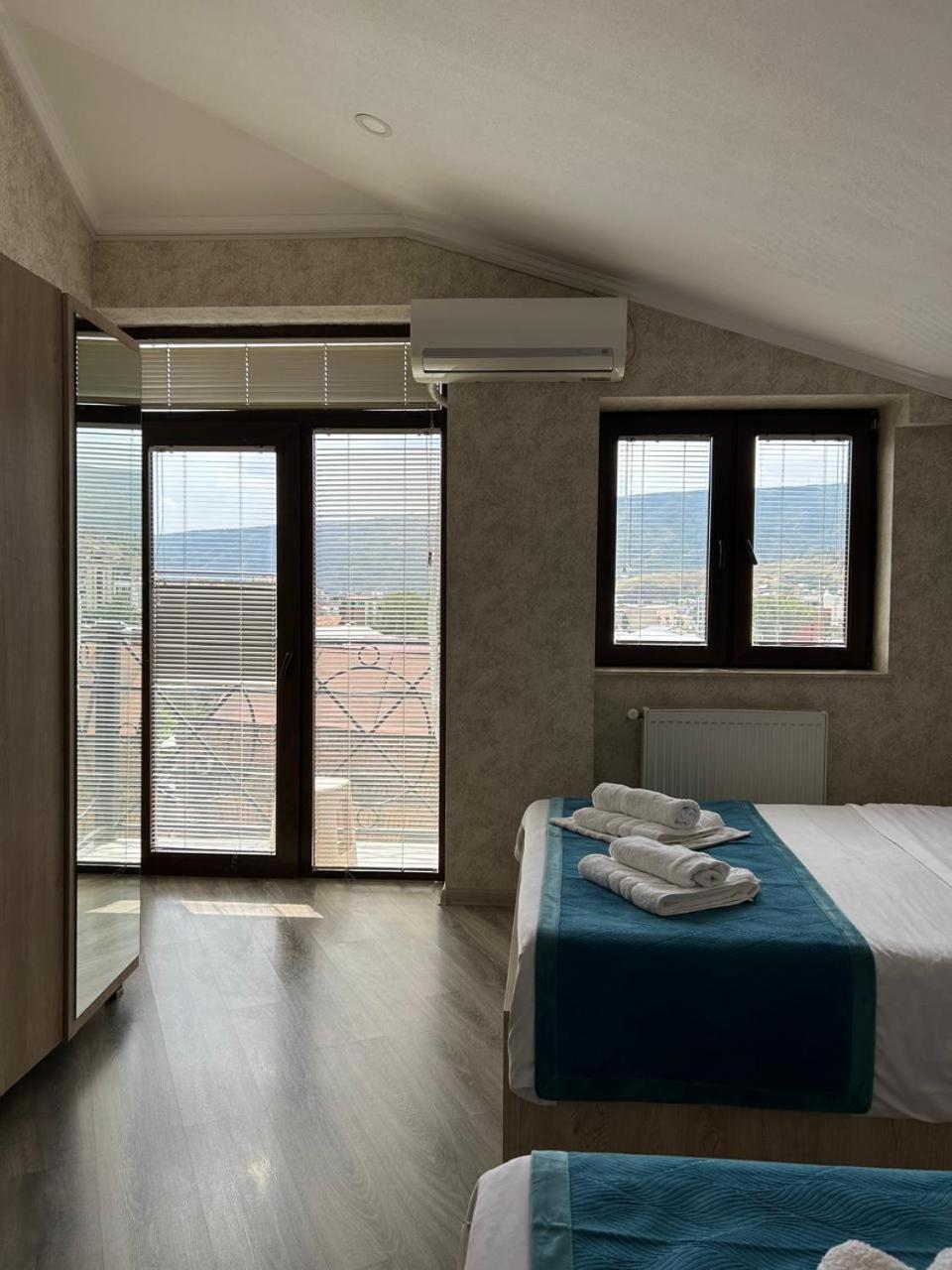 Tbilisi Center Hotel Екстериор снимка